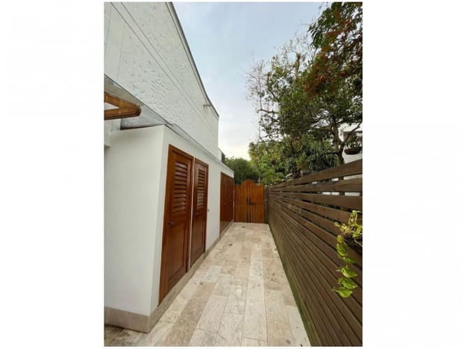 Casa de 5 alcobas en venta en El Poblado, Medellín, 643 m² · foto 11 de 24