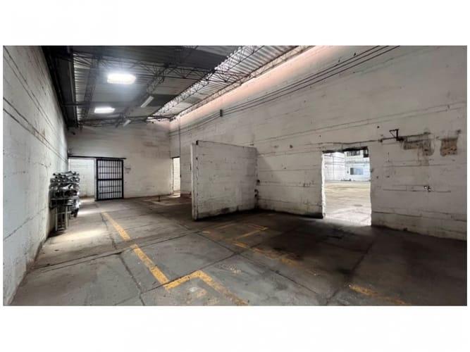 Bodega en venta en Las Mercedes, Itagüí, 2000 m² · foto 10 de 24