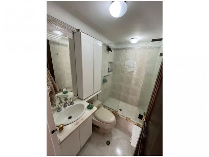 Casa de 5 alcobas en venta en El Poblado, Medellín, 643 m² · foto 14 de 24