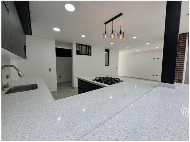Casa de 3 alcobas en venta en La Ceja, 157 m² · foto 8 de 24
