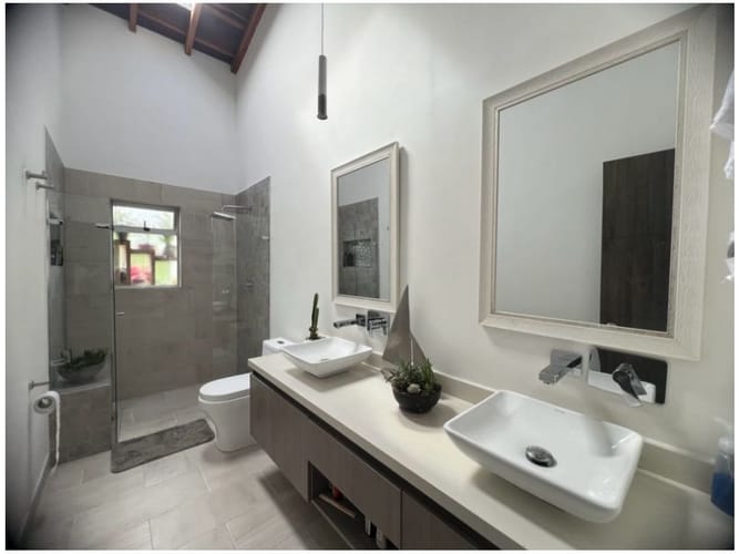 Casa de 4 alcobas en venta en Aves Maria, Sabaneta, 436 m² · foto 17 de 24