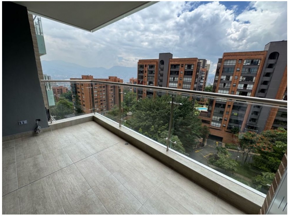 Apartamento en venta en Lalinde, Medellín · foto 2 de 16