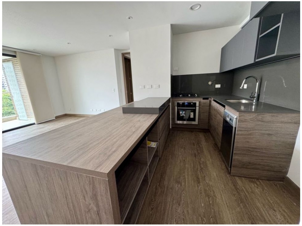Apartamento en venta en Lalinde, Medellín · foto 3 de 16