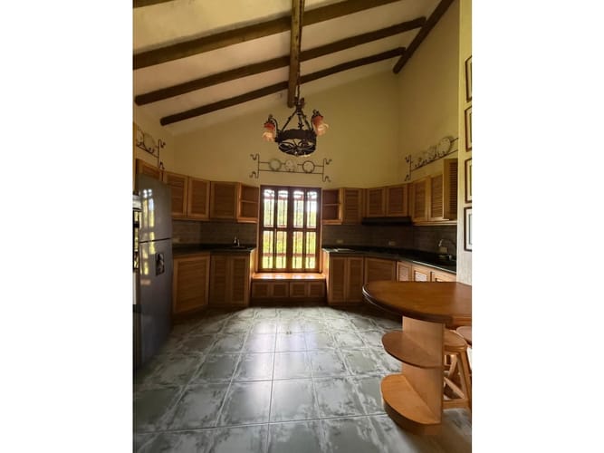Casa de 5 alcobas en venta en Llano Grande, Rionegro, 300 m² · foto 9 de 18