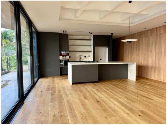 Apartamento de 2 alcobas en venta en Transversal Inferior, Medellín, 267 m² · foto 2 de 24