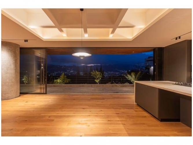 Apartamento de 2 alcobas en venta en Transversal Inferior, Medellín, 267 m² · foto 4 de 24