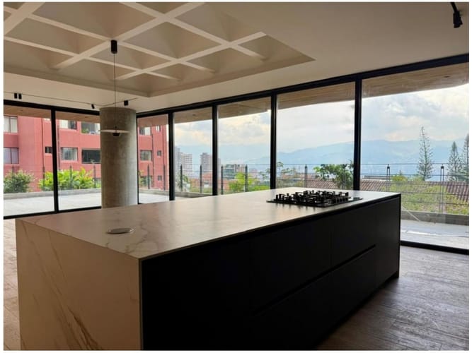 Apartamento de 2 alcobas en venta en Transversal Inferior, Medellín, 267 m² · foto 5 de 24