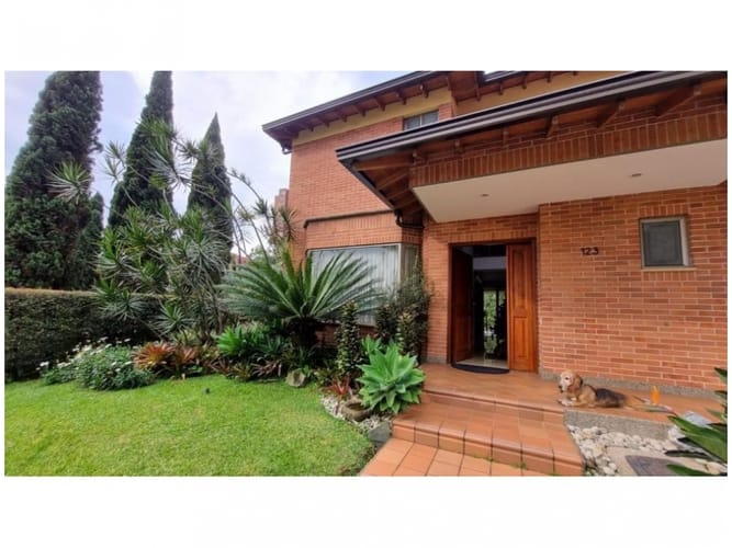 Casa de 4 alcobas en venta en El Poblado, Medellín, 294 m² · foto 7 de 24