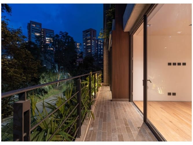 Apartamento de 2 alcobas en venta en Transversal Inferior, Medellín, 267 m² · foto 8 de 24