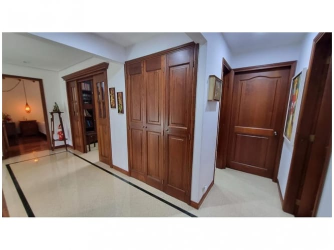 Casa de 4 alcobas en venta en El Poblado, Medellín, 294 m² · foto 10 de 24