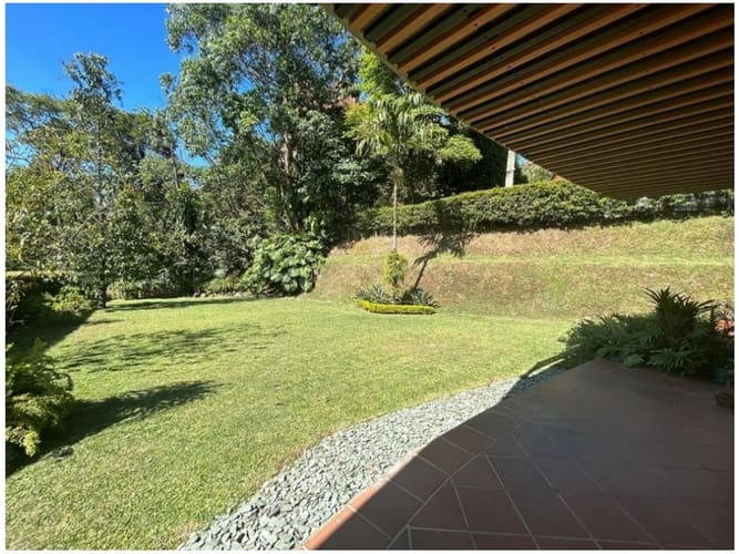 Casa de 4 alcobas en venta en El Poblado, Medellín, 294 m² · foto 12 de 24