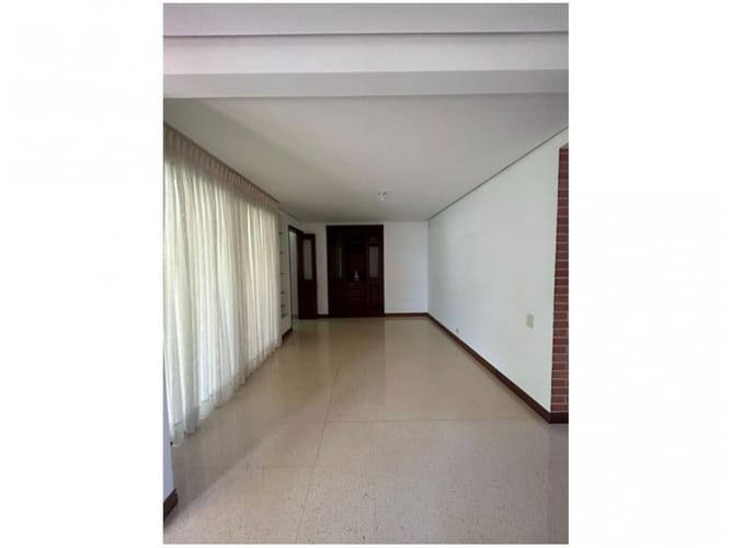 Casa de 4 alcobas en venta en El Poblado, Medellín, 294 m² · foto 15 de 24