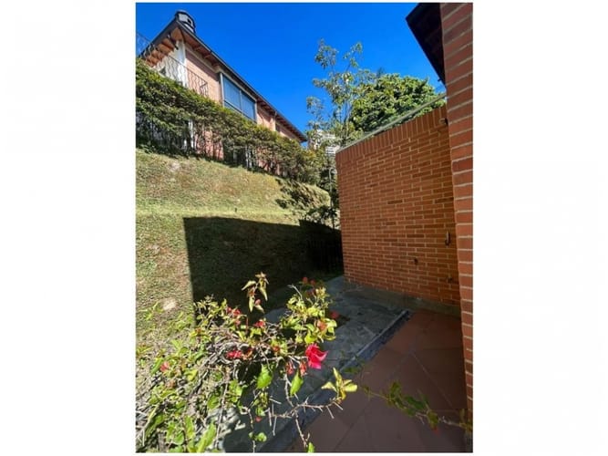 Casa de 4 alcobas en venta en El Poblado, Medellín, 294 m² · foto 21 de 24