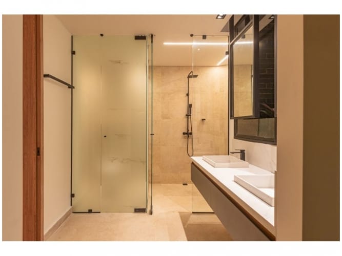 Apartamento de 2 alcobas en venta en Transversal Inferior, Medellín, 267 m² · foto 23 de 24