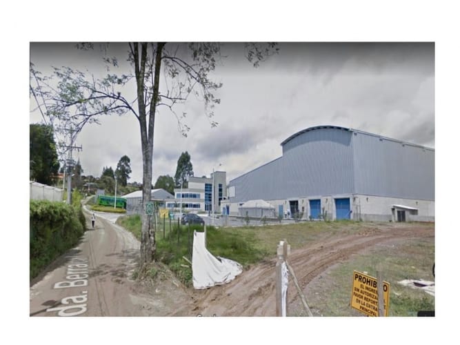 Bodega en venta en Chaparral, Guarne, 4043 m² · foto 3 de 5