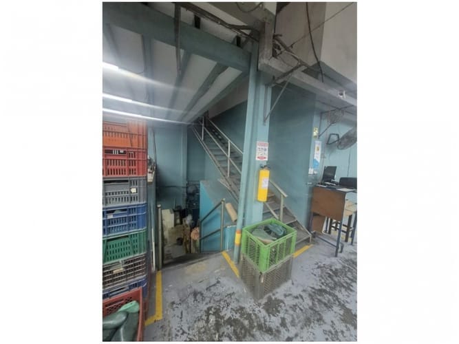 Bodega en venta en Bombona No.1, Medellín, 503 m² · foto 2 de 24
