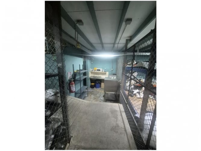 Bodega en venta en Bombona No.1, Medellín, 503 m² · foto 7 de 24