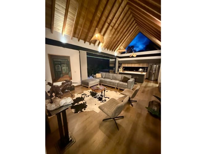 Apartamento de 3 alcobas en venta en Medellín, 320 m² · foto 6 de 16