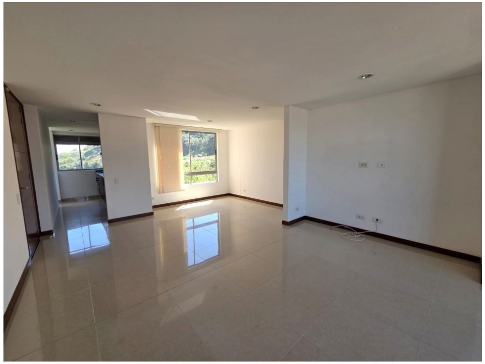 Apartamento en venta en El Poblado, Medellín · foto 3 de 24