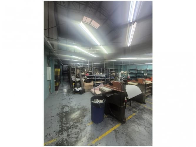 Bodega en venta en Bombona No.1, Medellín, 503 m² · foto 18 de 24
