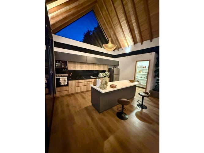 Apartamento de 3 alcobas en venta en Medellín, 320 m² · foto 13 de 16