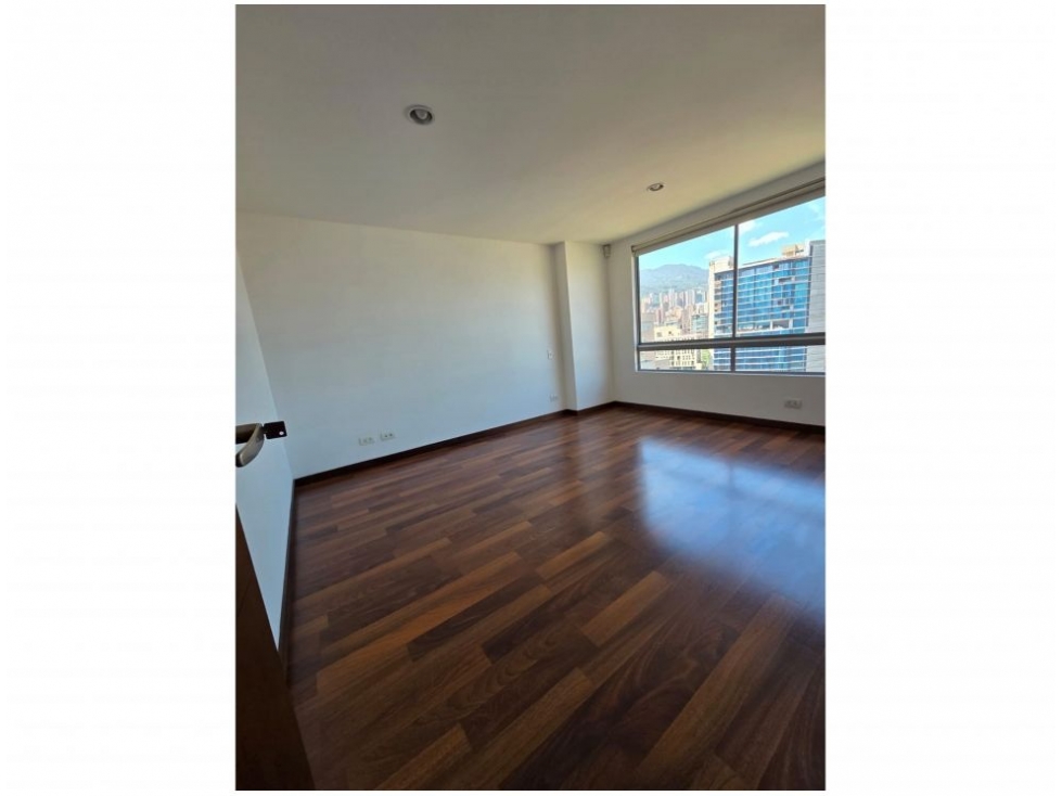 Apartamento en venta en El Poblado, Medellín · foto 16 de 24