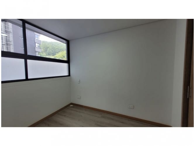 Apartamento de 3 alcobas en venta en El Poblado, Medellín, 100 m² · foto 2 de 18