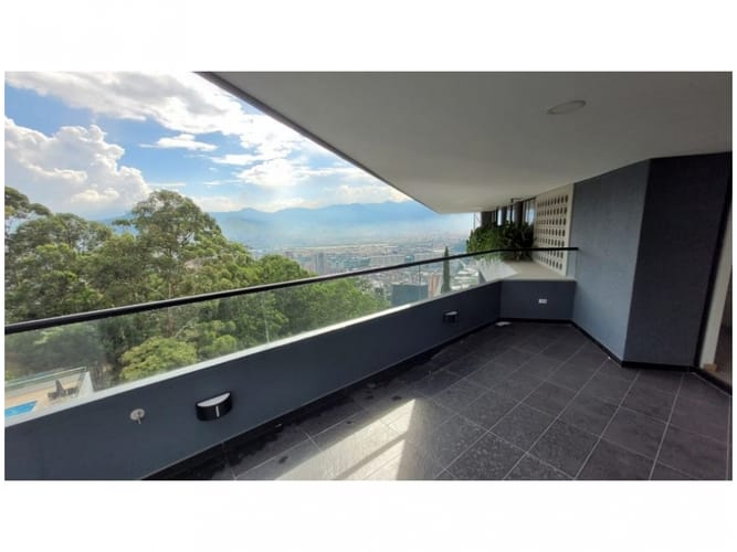 Apartamento de 3 alcobas en venta en El Poblado, Medellín, 100 m² · foto 6 de 18