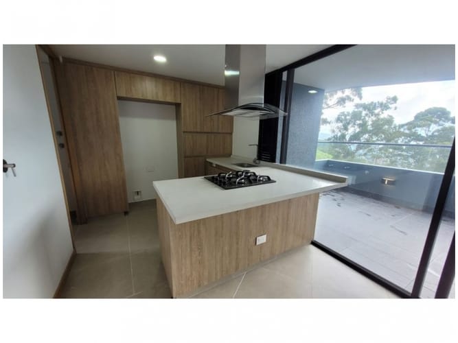 Apartamento de 3 alcobas en venta en El Poblado, Medellín, 100 m² · foto 8 de 18