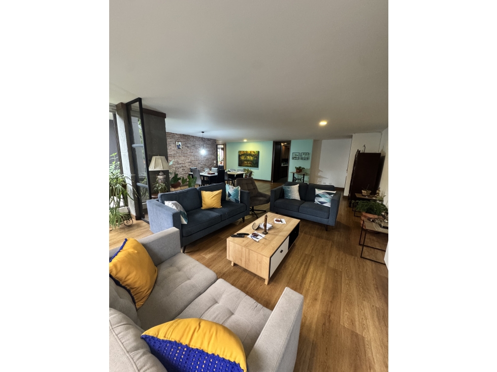 Apartamento en venta en El Poblado, Medellín · foto 2 de 6