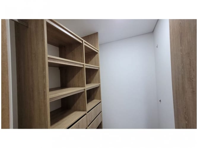 Apartamento de 3 alcobas en venta en El Poblado, Medellín, 100 m² · foto 16 de 18
