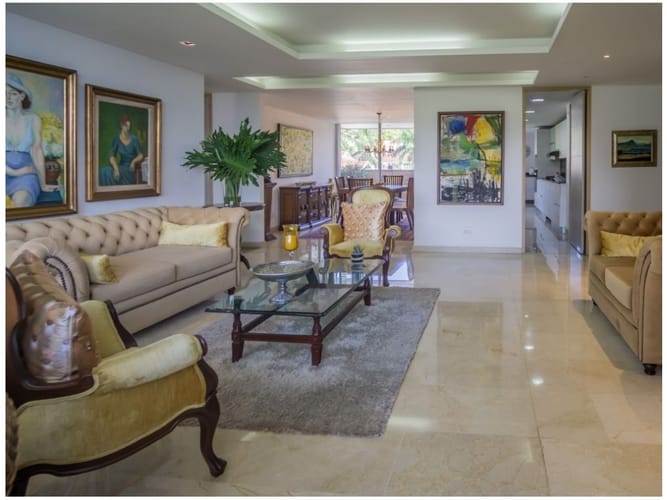 Apartamento de 3 alcobas en venta en El Poblado, Medellín, 240 m² · foto 3 de 20
