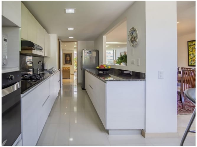 Apartamento de 3 alcobas en venta en El Poblado, Medellín, 240 m² · foto 5 de 20