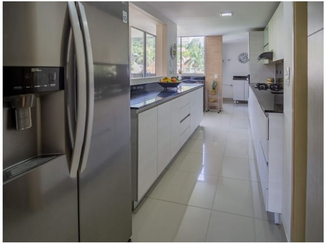 Apartamento de 3 alcobas en venta en El Poblado, Medellín, 240 m² · foto 6 de 20