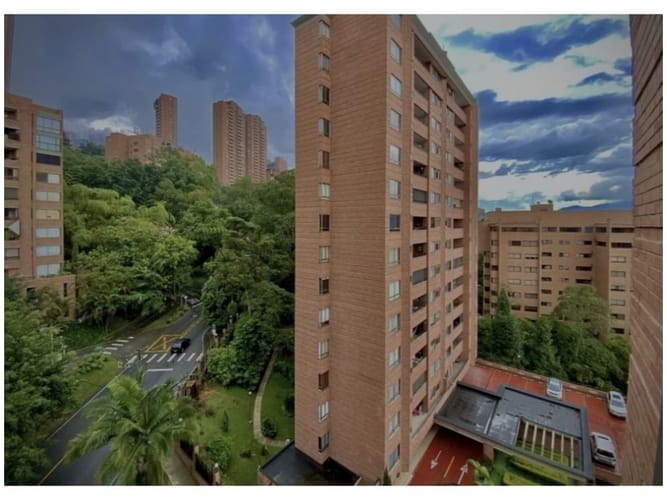 Apartamento de 2 alcobas en venta en El Tesoro, Medellín, 165 m² · foto 18 de 18
