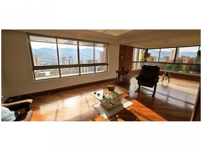 Apartamento de 3 alcobas en venta en Castropol, Medellín, 320 m² · foto 2 de 24