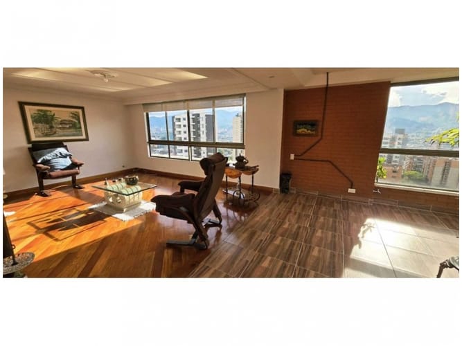 Apartamento de 3 alcobas en venta en Castropol, Medellín, 320 m² · foto 3 de 24
