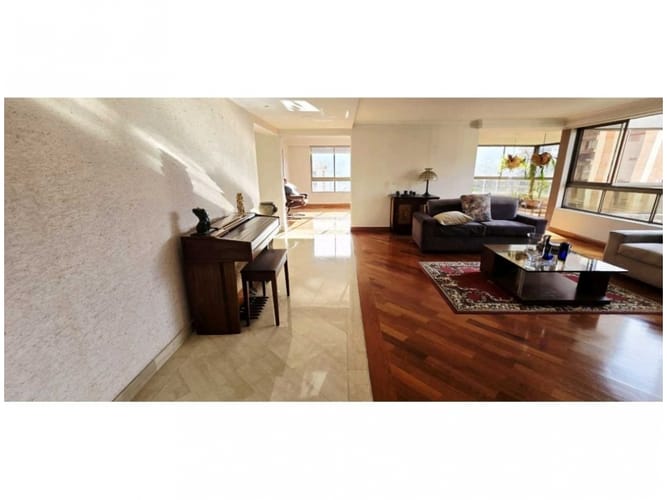 Apartamento de 3 alcobas en venta en Castropol, Medellín, 320 m² · foto 5 de 24