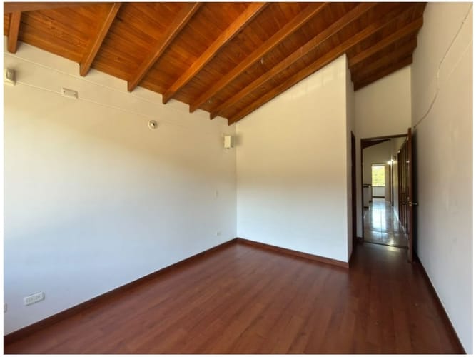 Casa de 4 alcobas en venta en Camino Verde, Envigado, 300 m² · foto 2 de 23