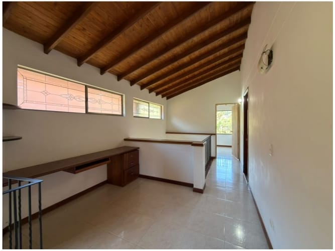 Casa de 4 alcobas en venta en Camino Verde, Envigado, 300 m² · foto 6 de 23