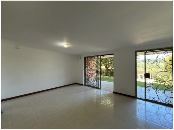Casa de 4 alcobas en venta en Camino Verde, Envigado, 300 m² · foto 9 de 23