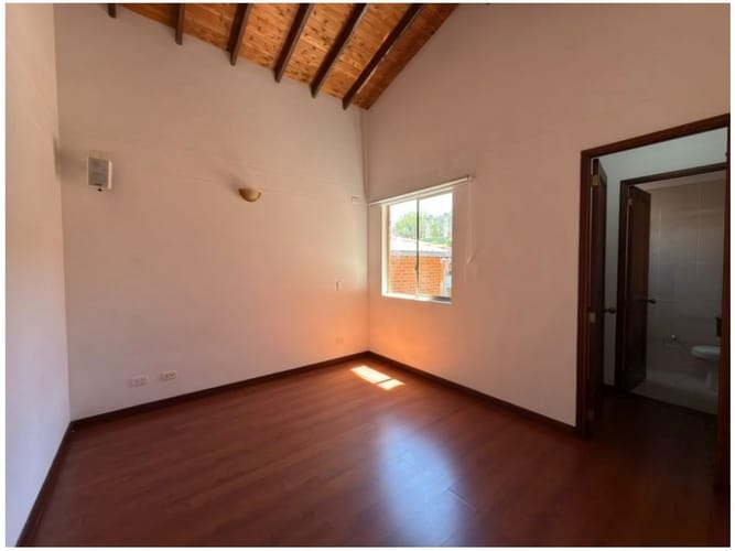 Casa de 4 alcobas en venta en Camino Verde, Envigado, 300 m² · foto 16 de 23