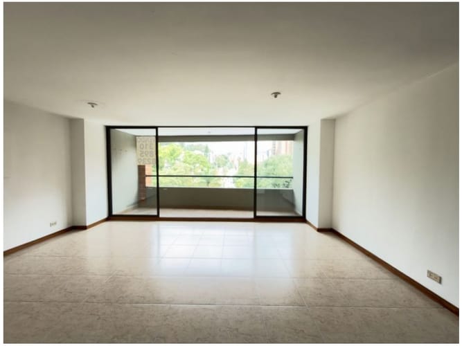 Apartamento de 3 alcobas en venta en El Diamante No. 2, Medellín, 113 m² · foto 2 de 6