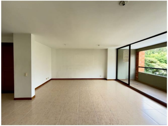 Apartamento de 3 alcobas en venta en El Diamante No. 2, Medellín, 113 m² · foto 3 de 6