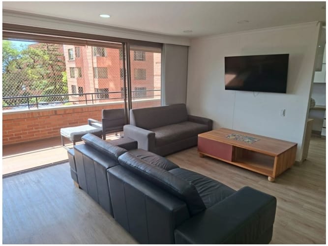 Apartamento de 3 alcobas en venta en El Tesoro, Medellín, 145 m² · foto 3 de 24