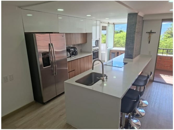 Apartamento de 3 alcobas en venta en El Tesoro, Medellín, 145 m² · foto 11 de 24