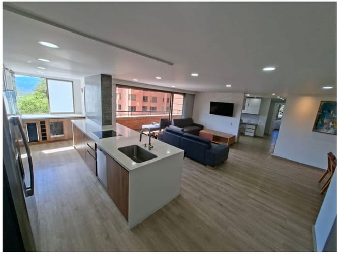 Apartamento de 3 alcobas en venta en El Tesoro, Medellín, 145 m² · foto 14 de 24