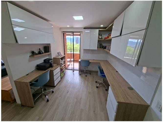 Apartamento de 3 alcobas en venta en El Tesoro, Medellín, 145 m² · foto 16 de 24