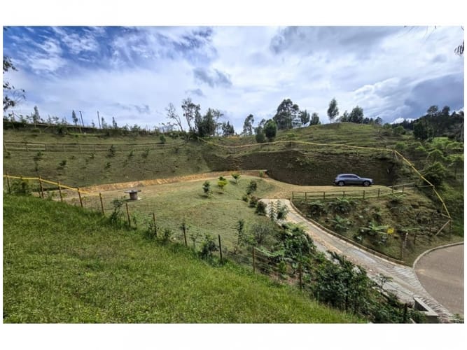 Lote en venta en La Mosquita, Guarne, 1600 m² · foto 4 de 6