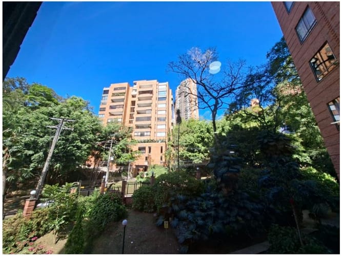 Apartamento de 3 alcobas en venta en El Tesoro, Medellín, 145 m² · foto 23 de 24